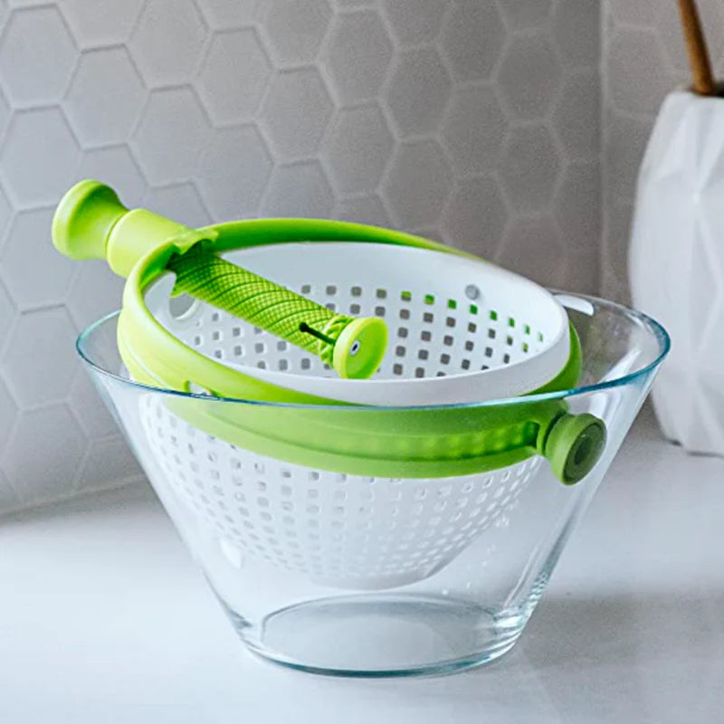 Strecuratoare cu centrifuga pentru salata