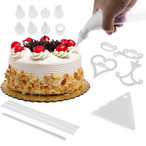 Set de forme pentru decorarea torturilor, cu litere si flori